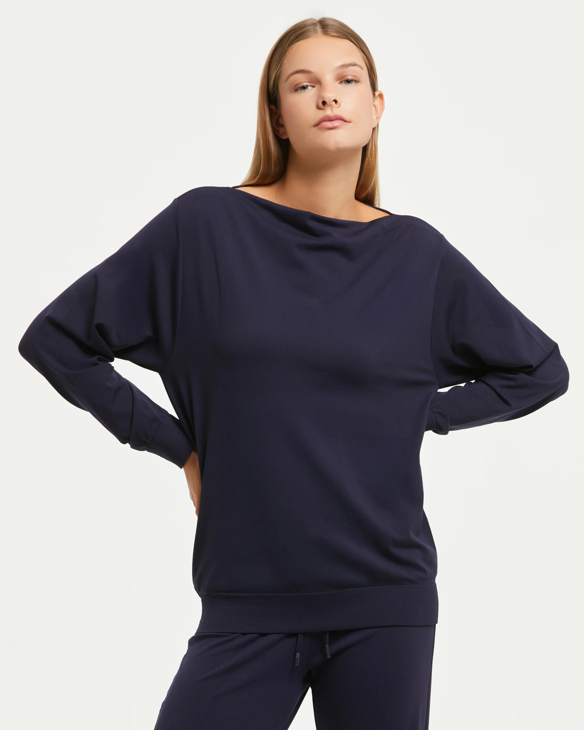 Maglia scollo barchetta seamless