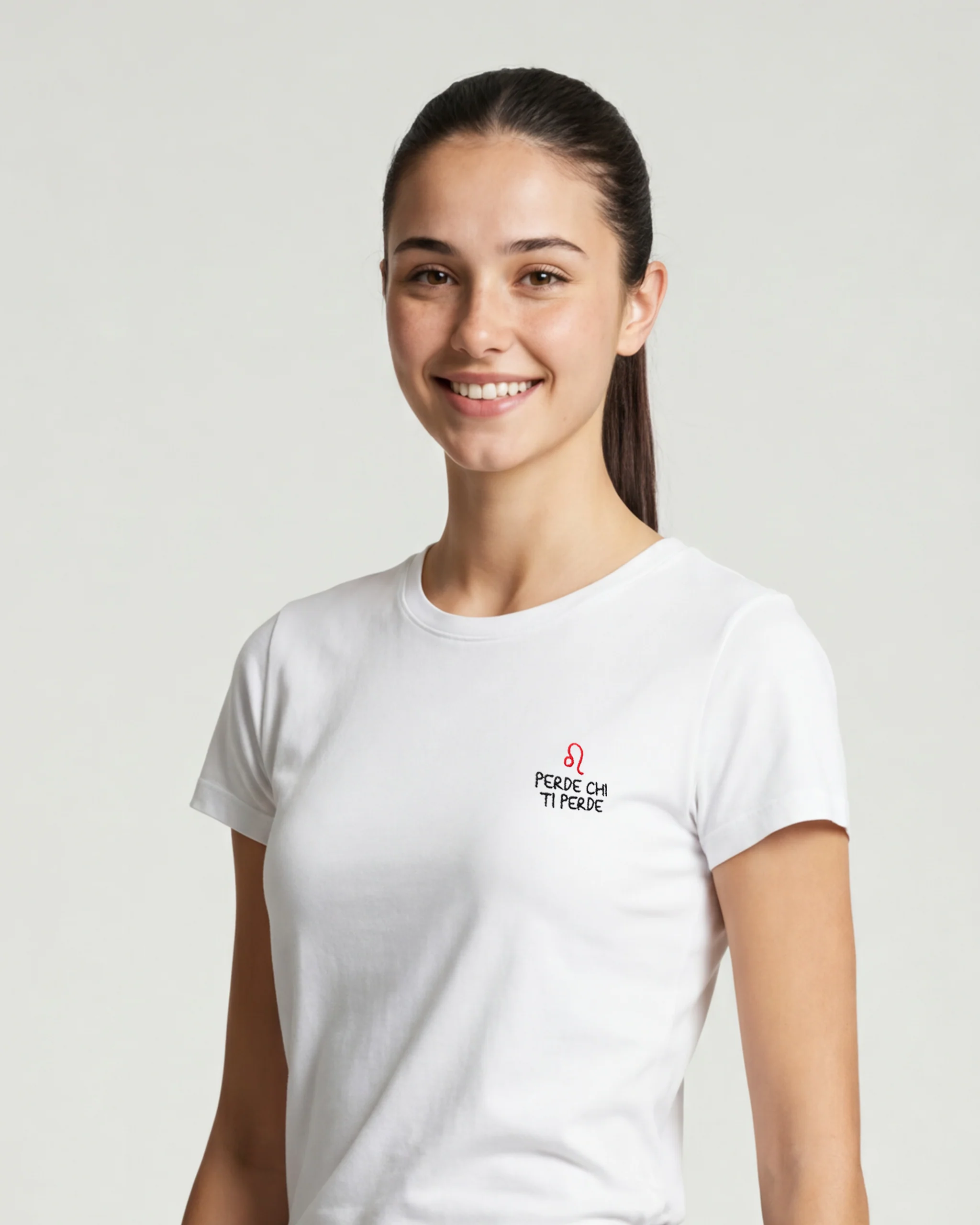 T-shirt donna "Leone" by Luigi Torres Cerciello - Image 2
