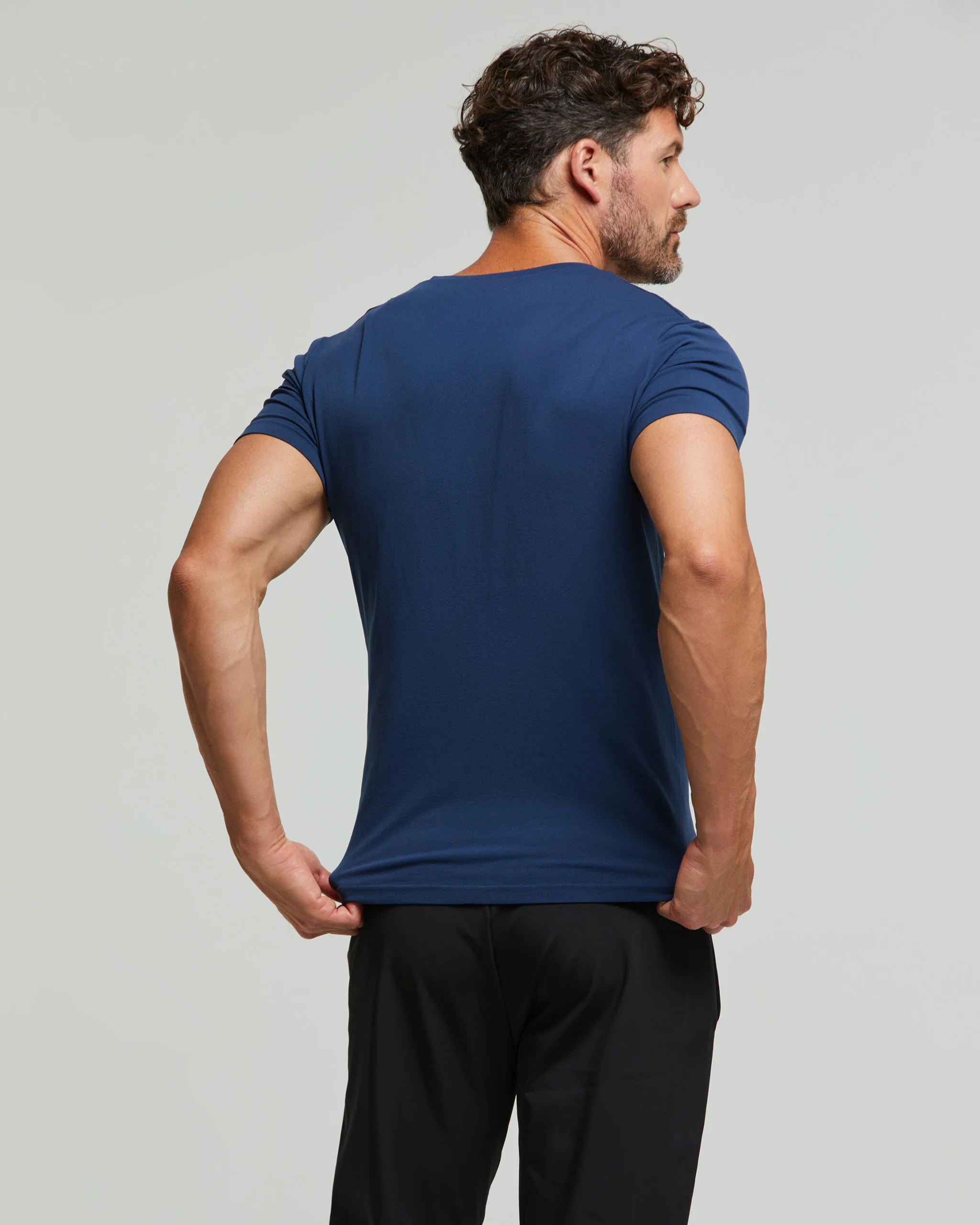 T-Shirt scollo V seamless - Image 2